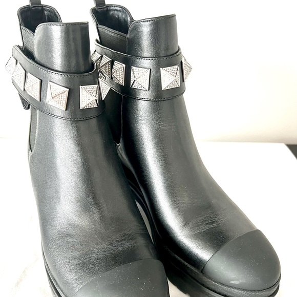 Michael by Michael Kors Black Leather Bootie NEW❤️ - Picture 1 of 7